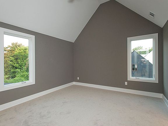 5th image of 2112B Carter Ave