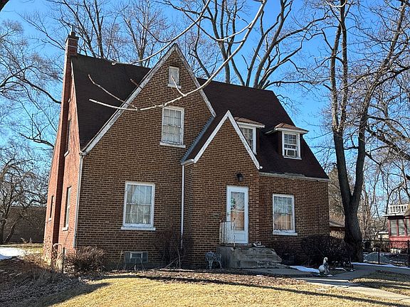 3rd image of 9806 S Winston Ave