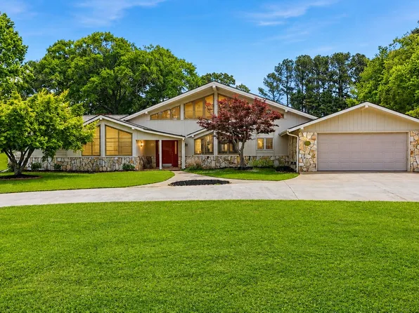 31 Addington Ct, Toccoa, GA 30577