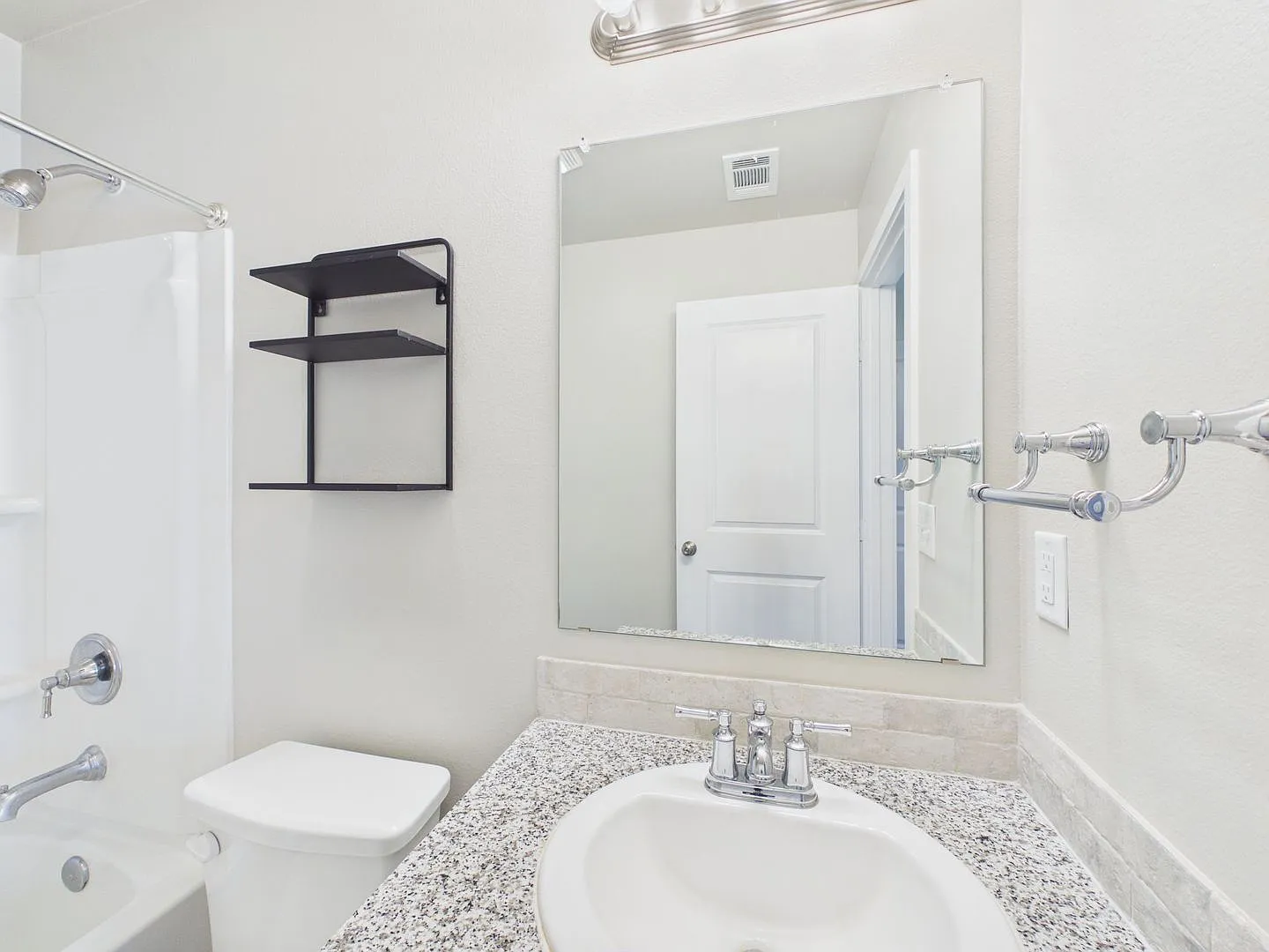 4712 Hinson Street — Photo 3