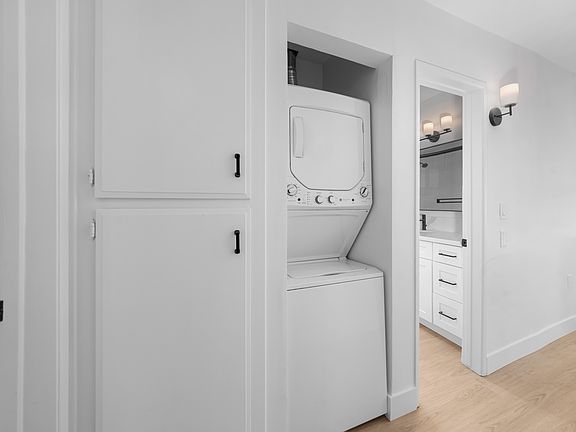 5th image of 4566 Ohio St APT 4