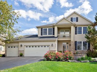 2337 Schrader Ln, North Aurora, IL 60542