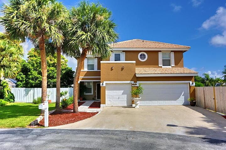 1st image of 36 Valencia Dr #36