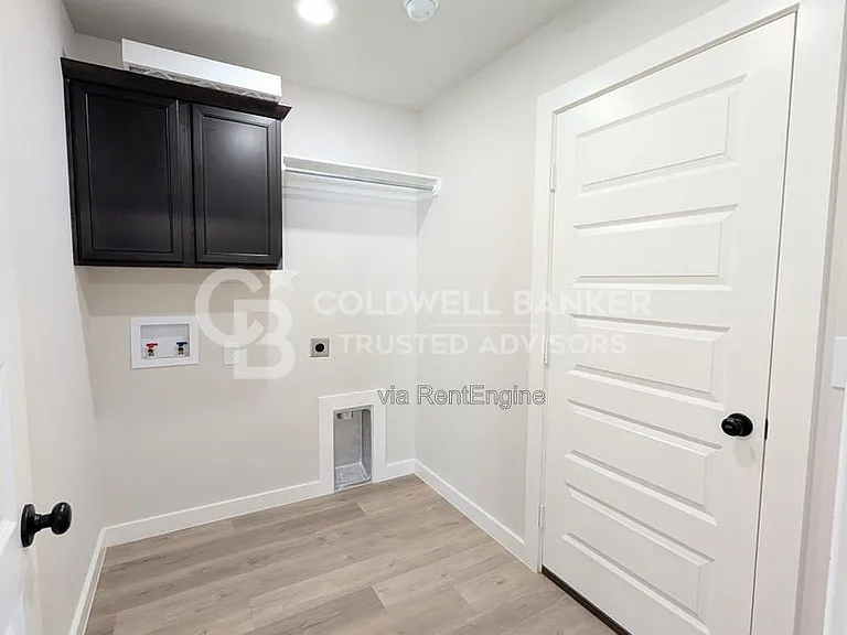 3220 Cottonwood Ave — Photo 5