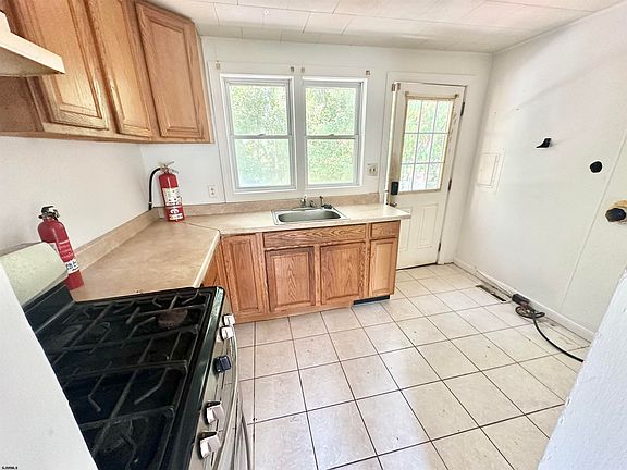 5th image of 5021 White Horse Pike