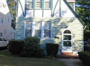 38 Jackson Rd, Valley Stream, NY 11581