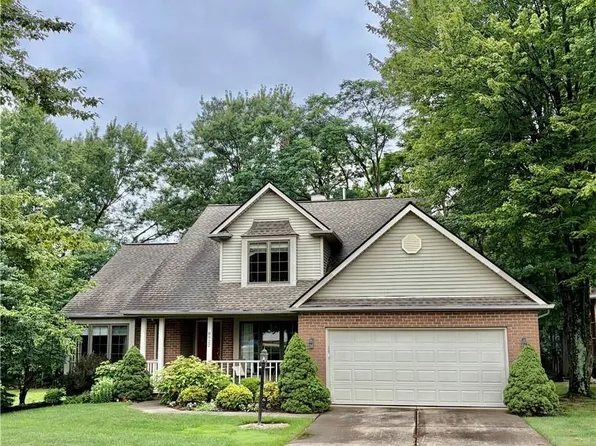8922 Fair Rd, Strongsville, OH 44136