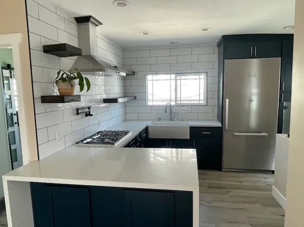 121 Turquoise Ave, Newport Beach, CA 92662