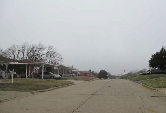 2nd image of 2825 NE 18th St