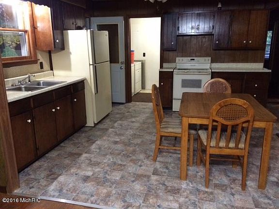 3rd image of 6209 N Shore Dr