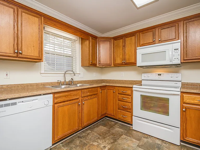 1527 Dodd Trl — Photo 7