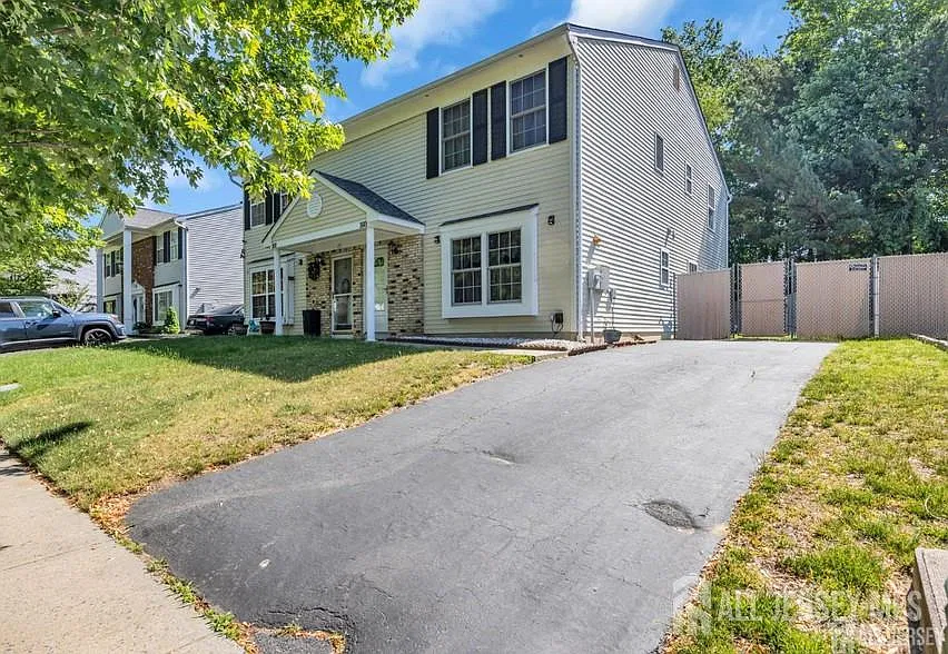 103 Brewster Cir