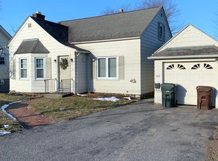 36 Hampton St, Auburn, MA 01501