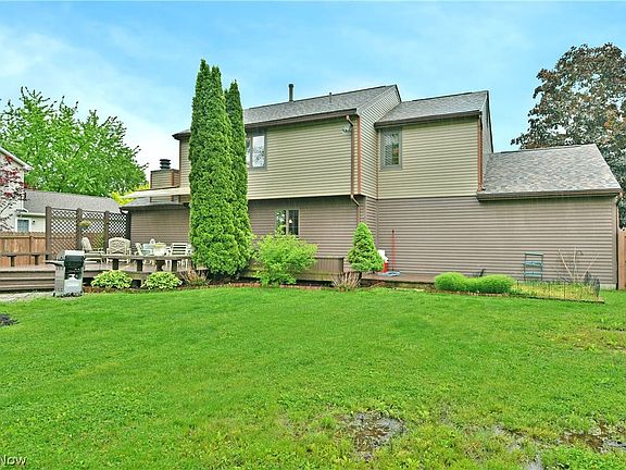 4th image of 348 Aspen Dr