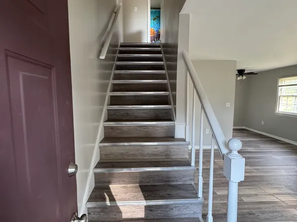 7064 Bray Rd #4, Hayes, VA 23072
