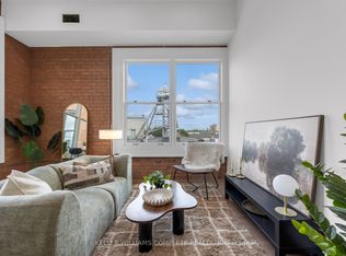 56 York Blvd #207, Hamilton, ON L8R0A2