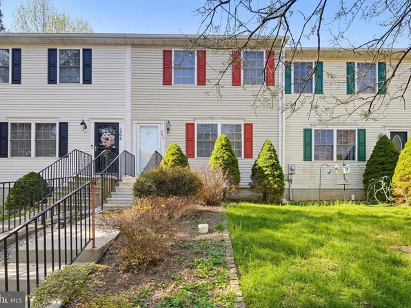 206 N Towne Ct, Mount Airy, MD 21771