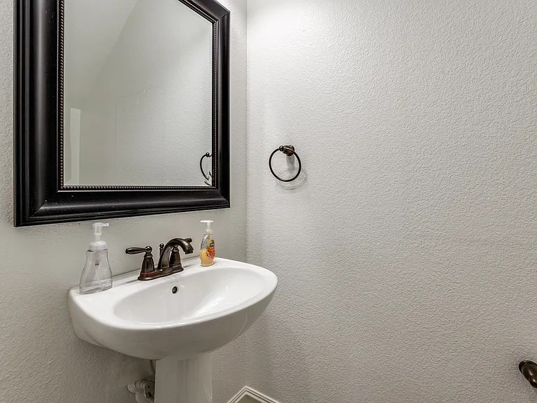 4828 Durham Dr — Photo 18