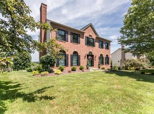 107 Stonefield Dr, Cranberry Township, PA 16066