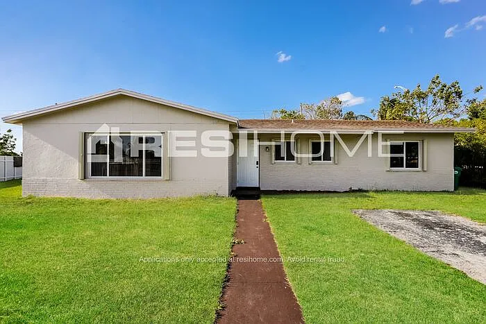 10855 SW 152nd Ter — Photo 1