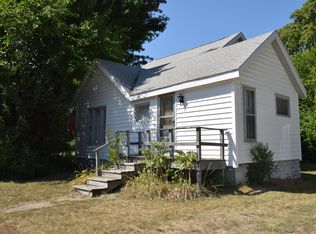 19 S Haver St, Hartford, MI 49057