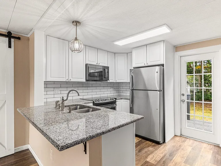 68 Angelo Ln — Photo 3