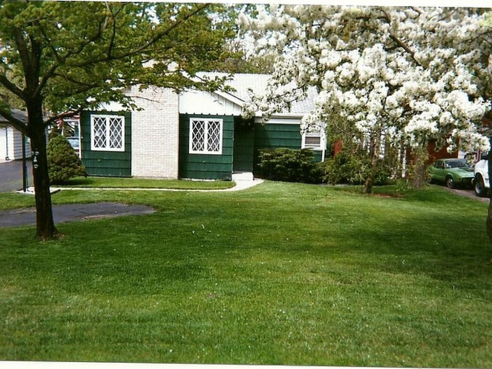 1st image of 156 Oakwood Dr