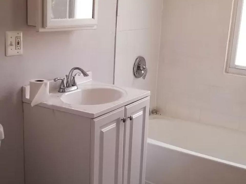 1st image of 4514 W Congress Pkwy #1