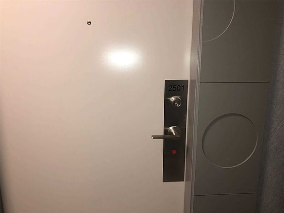 3rd image of 30 Meadowglen Pl #2501