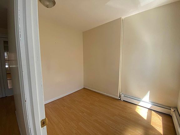 2nd image of 1567 2nd Ave APT 3