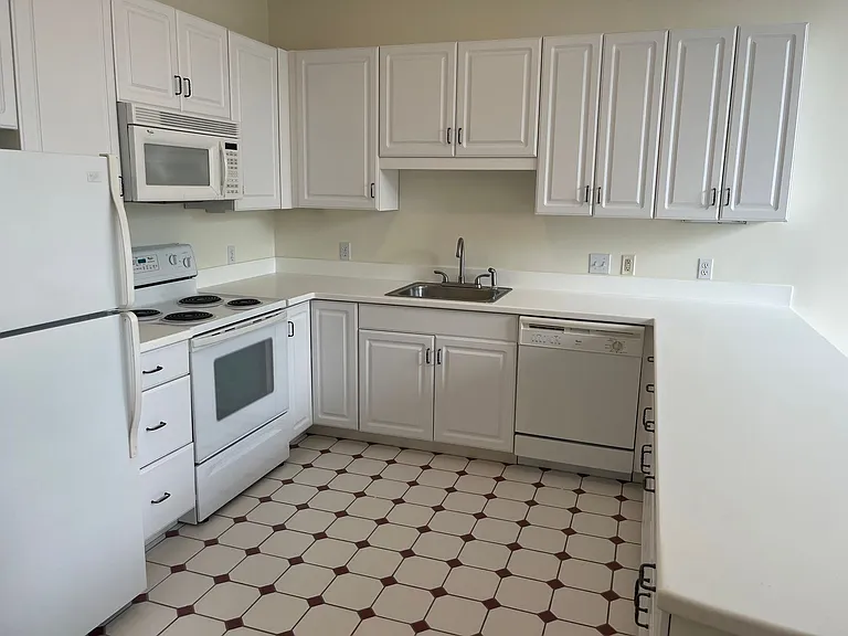 Schoolhouse Apartments — Photo 7