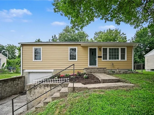 507 E Meadow Ln, Saint Joseph, MO 64501