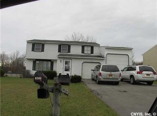 8204 Perrugia Ln, Clay, NY 13041