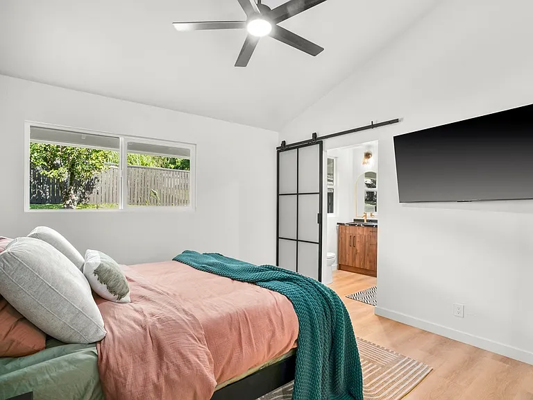 4558 Ehako St — Photo 16