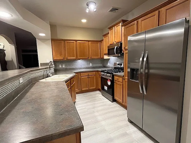 4043 Waterford Dr — Photo 10