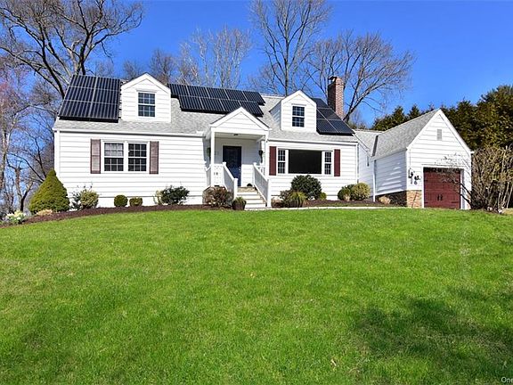 2nd image of 120 Crest Dr