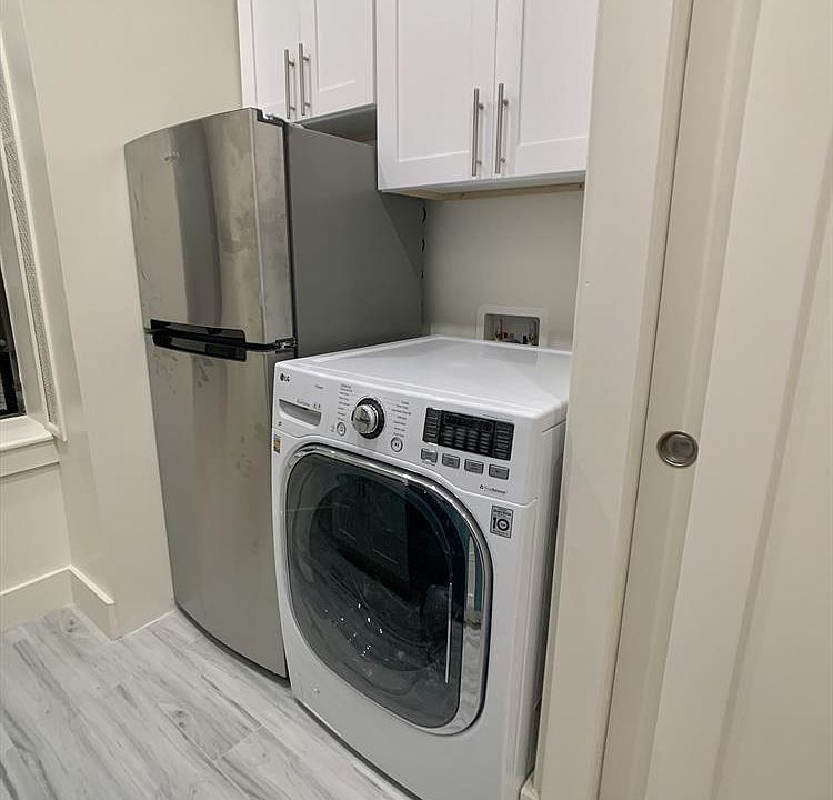 1st image of 304 E 77th St APT 6