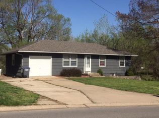 401 Bird Ave, Harrisonville, MO 64701