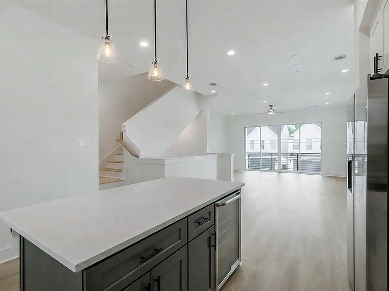 5703 Balbo St #F — Photo 15