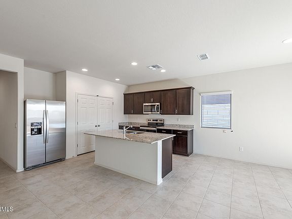 4th image of 43020 W Palo Amarillo Road