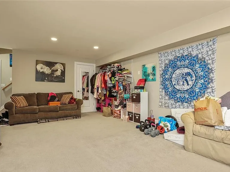 87 Gainsborg Ave — Photo 14