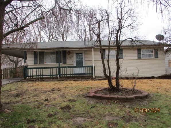 2770 Benne Dr, Florissant, MO 63031