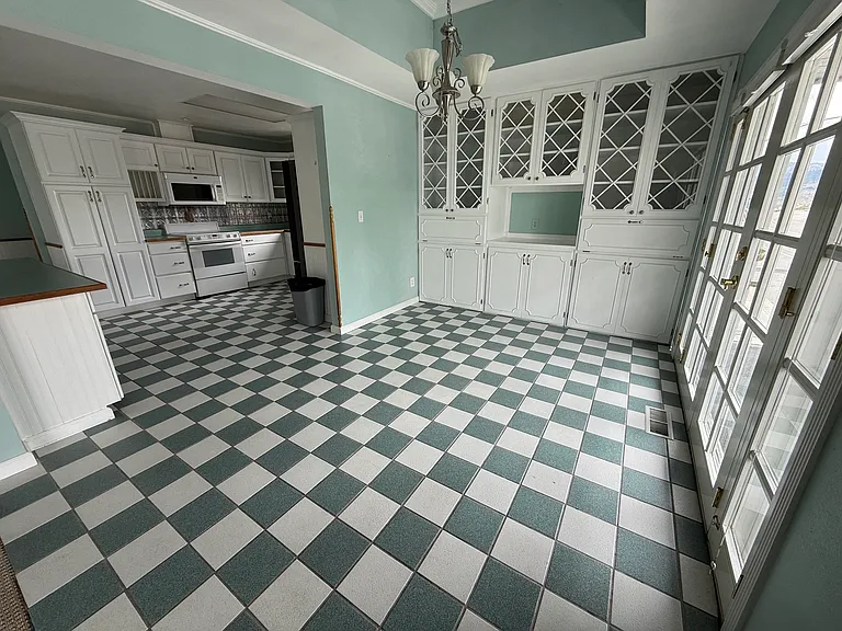 323 Main St #A — Photo 10