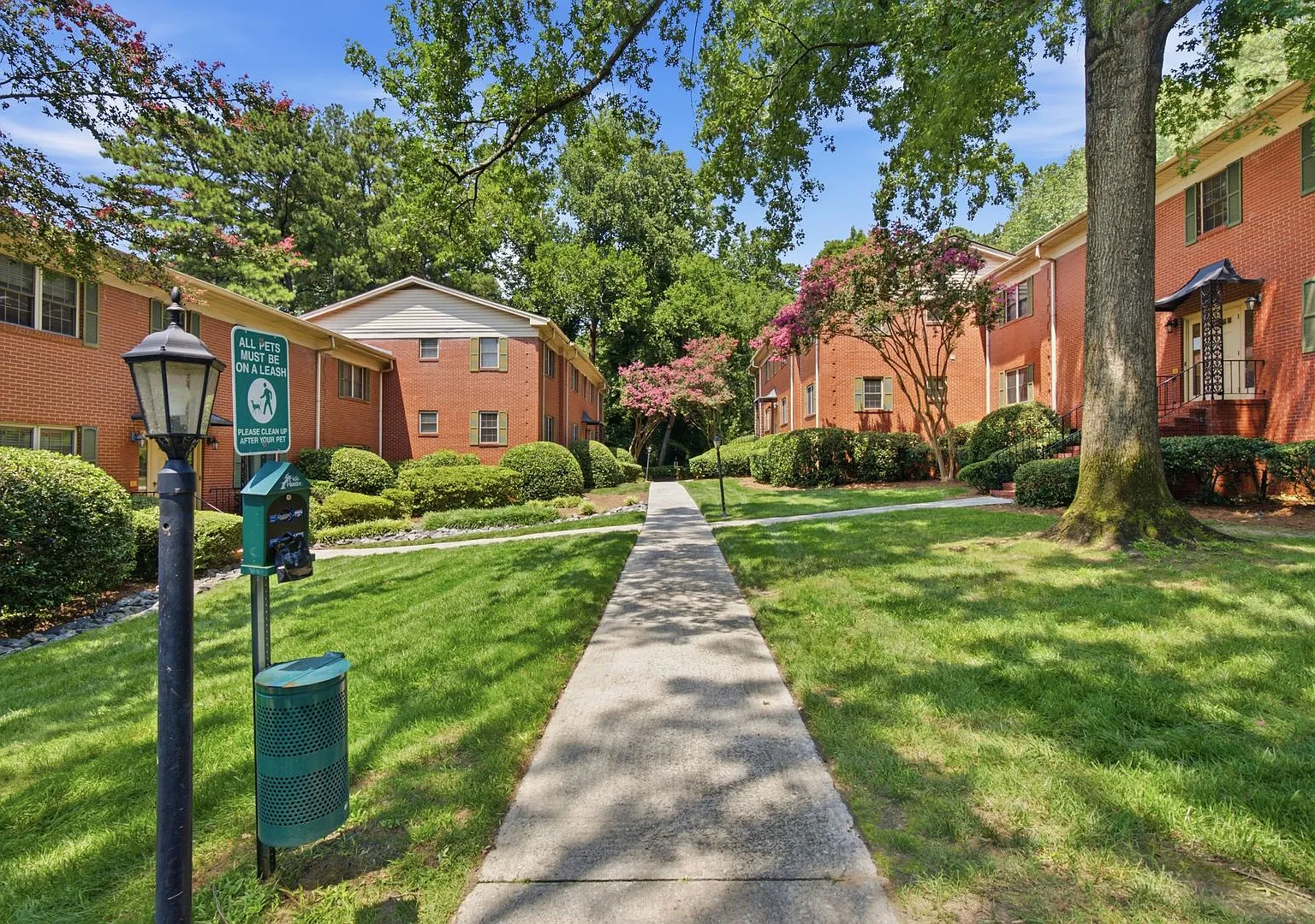 430 Lindbergh Dr NE — Photo 2