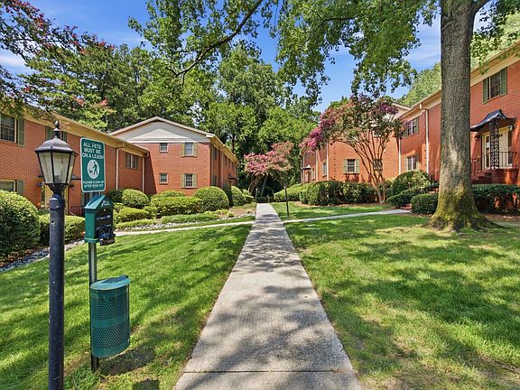 2nd image of 430 Lindbergh Dr NE APT D2