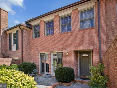 2697 Marcey Rd, Arlington, VA, 22207