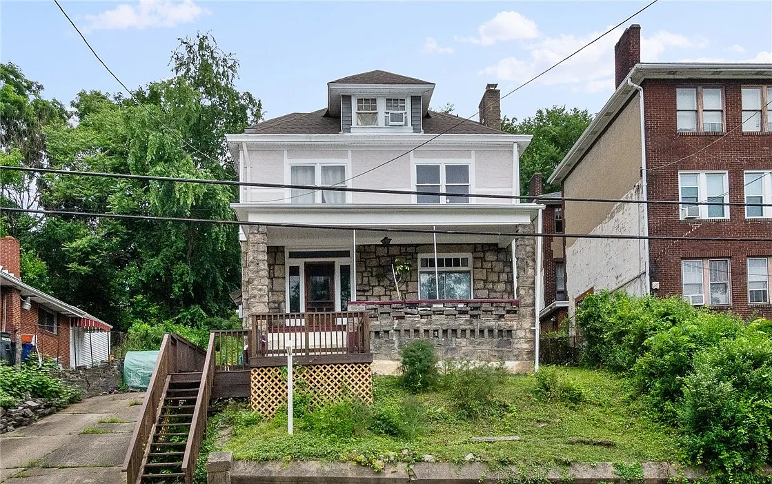 542 Francis St photo 1