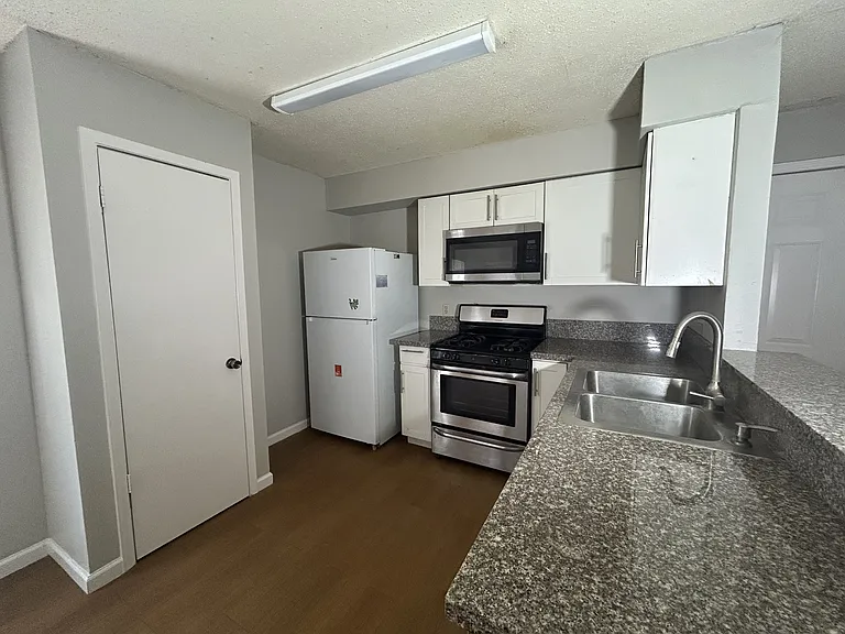 707 Bracewood Cir — Photo 4
