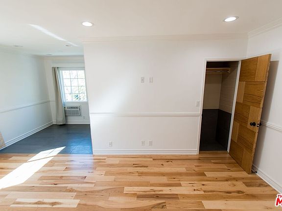 4th image of 1126 N Formosa Ave APT 5