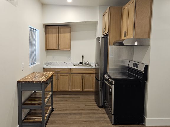 3rd image of 1002 S Ash Ave #1